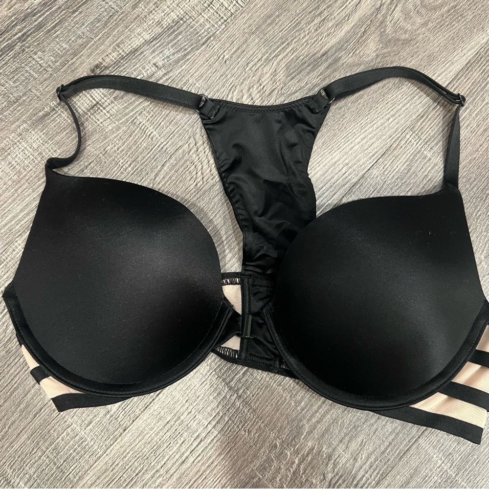 Victoria’s Secret very sexy push up bra